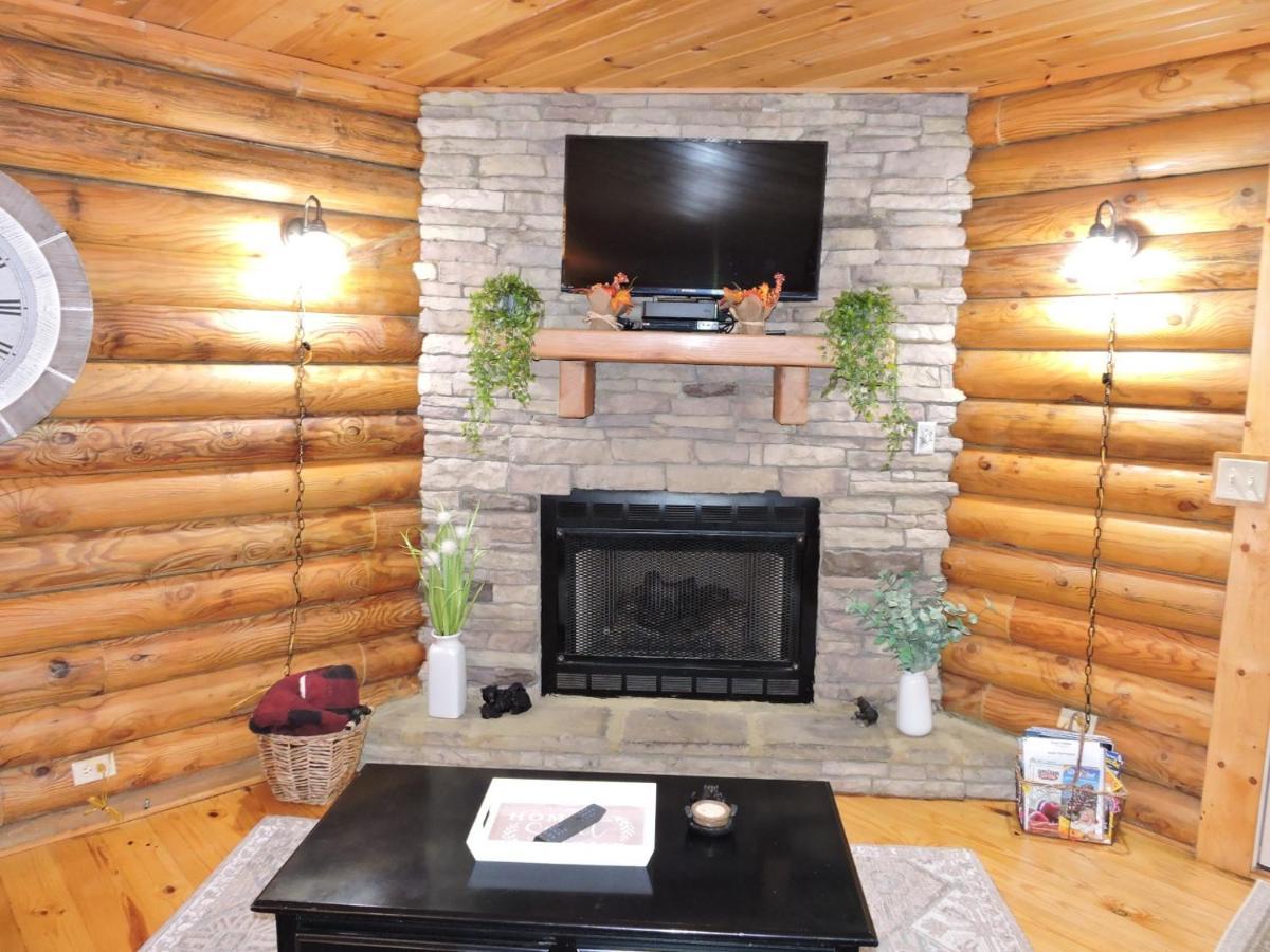 Bear Nakid Holiday home Pigeon Forge